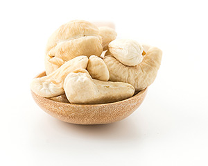 cashews in einer kleinen Schale